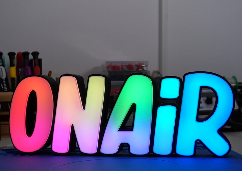 Световая вывеска ON AiR